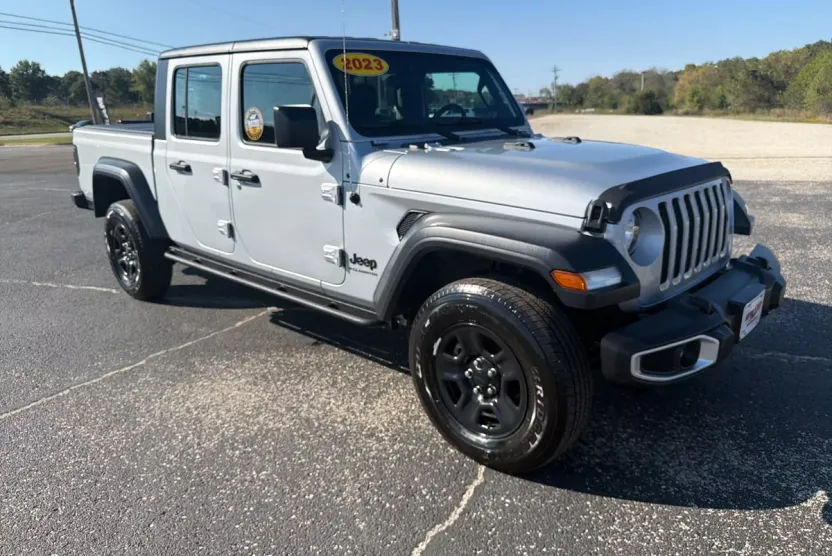 2023 Jeep Gladiator Sport photo 1