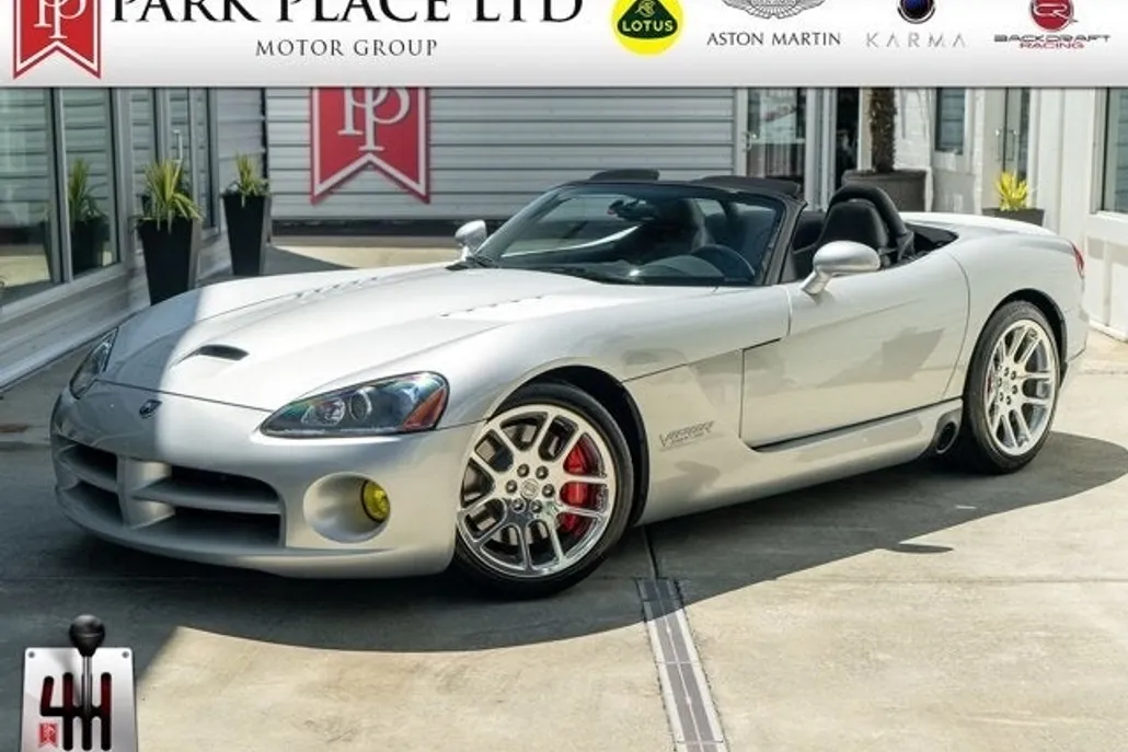 2004 Dodge Viper SRT10 photo 1