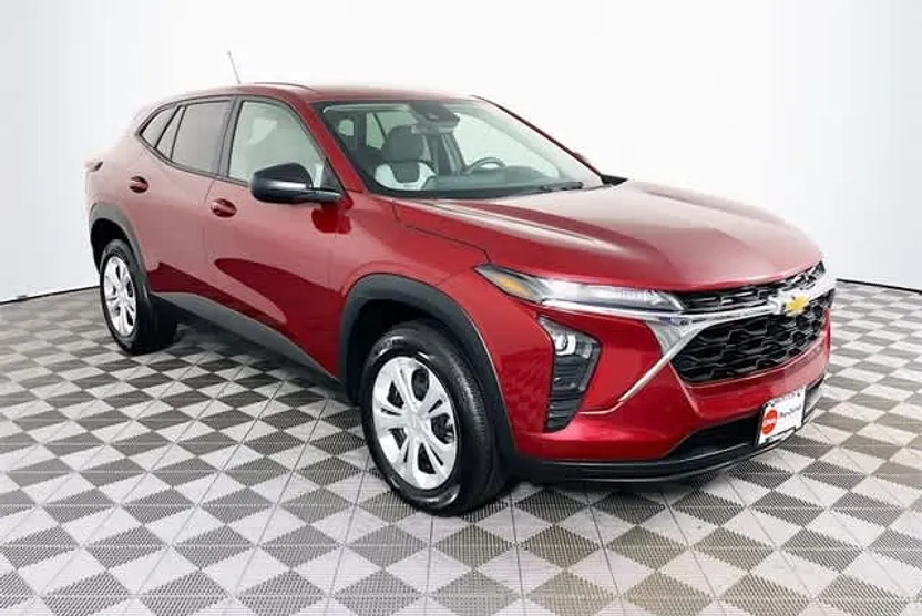 2024 Chevrolet Trax LS photo 1