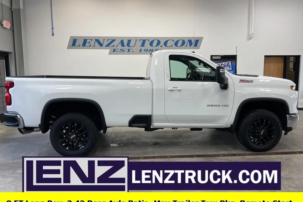 2025 Chevrolet Silverado 2500HD LT photo 1
