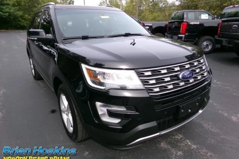 2017 Ford Explorer XLT photo 1