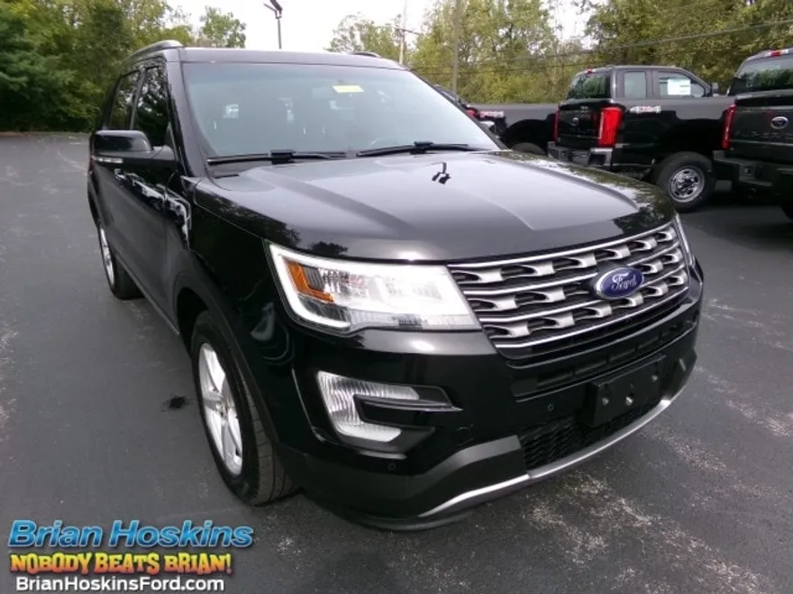 2017 Ford Explorer XLT photo 1