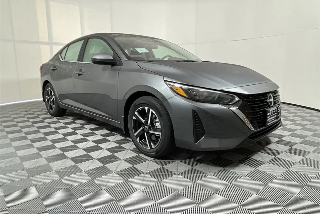 2025 Nissan Sentra SV photo 1