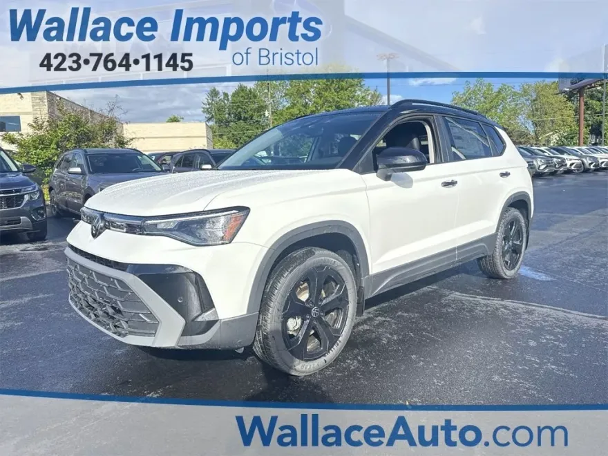 2025 Volkswagen Taos SE photo 1