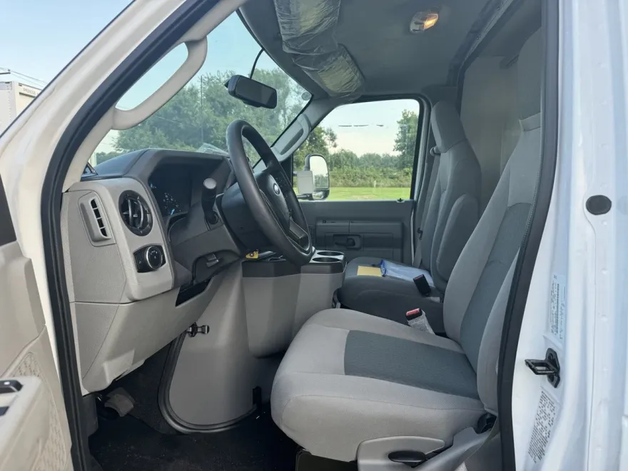 2024 Ford E-350 photo 6