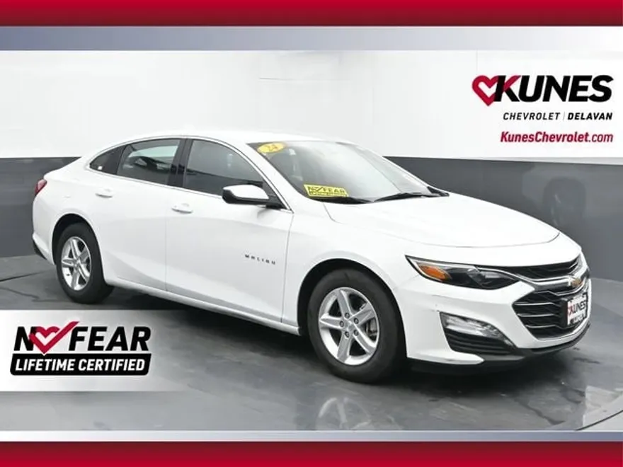 2024 Chevrolet Malibu 1LT photo 1