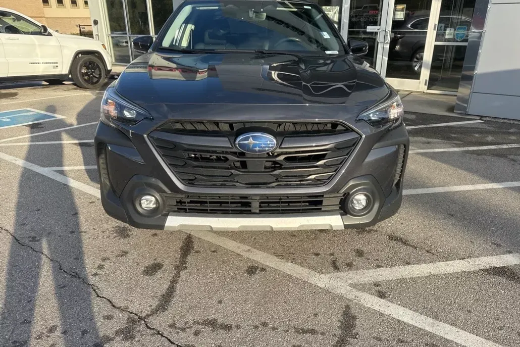 2023 Subaru Outback Limited XT photo 1