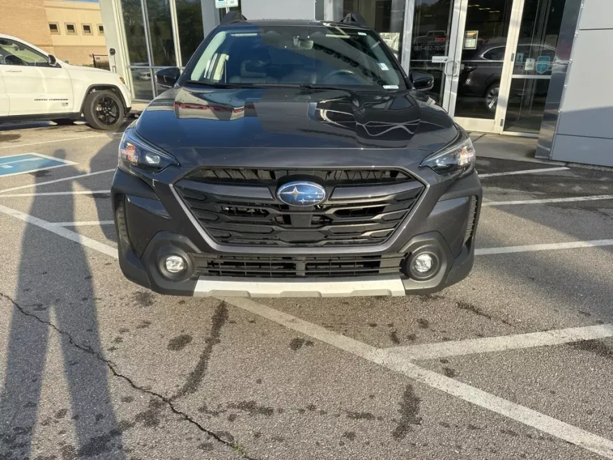 2023 Subaru Outback Limited XT photo 1