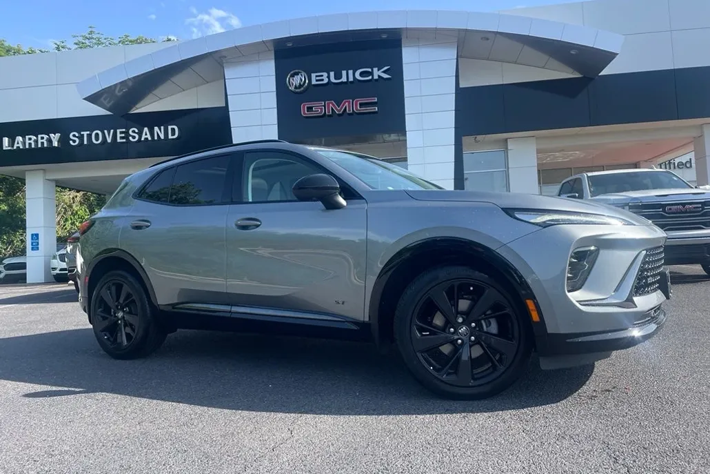 2025 Buick Envision Sport Touring photo 1