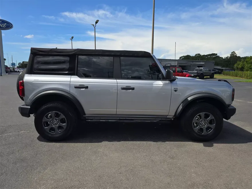 2022 Ford Bronco Big Bend photo 1