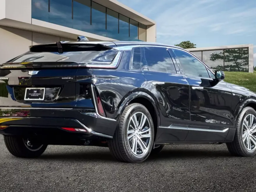 2026 Cadillac Lyriq Luxury photo 1