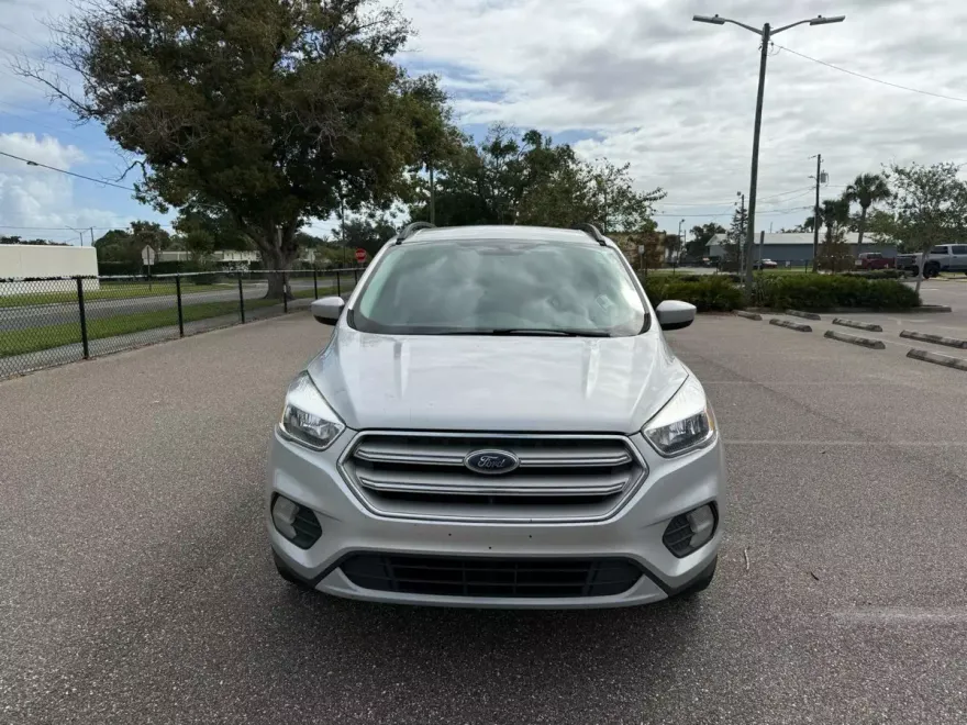 2018 Ford Escape SE Sport photo 1
