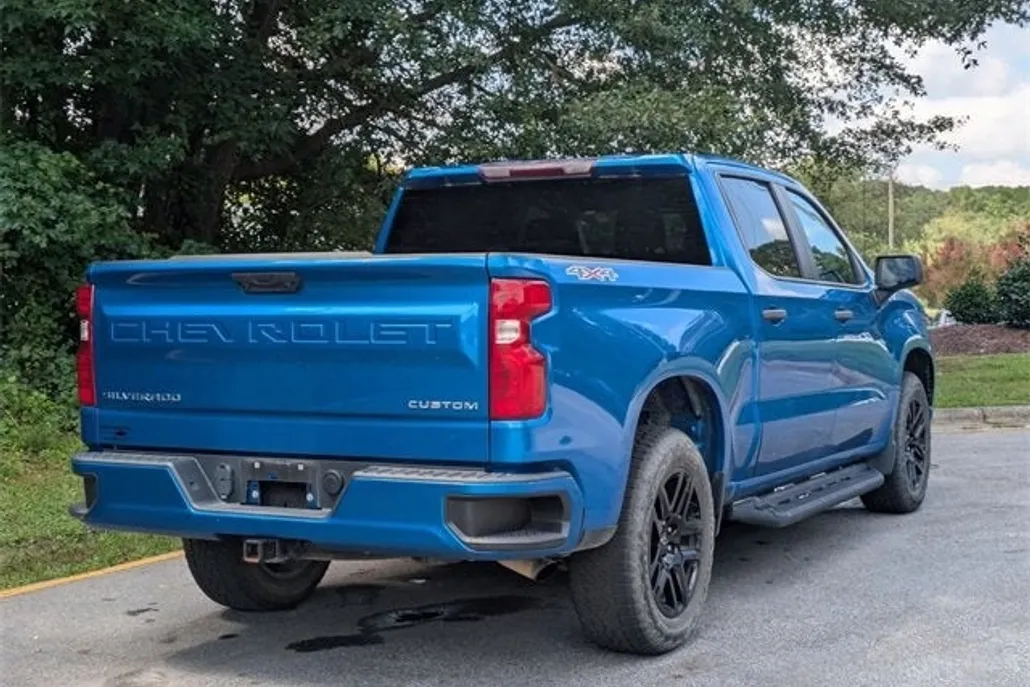 2022 Chevrolet Silverado 1500 Custom photo 1