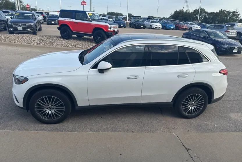 2023 Mercedes Benz GLC 300 4MATIC photo 1