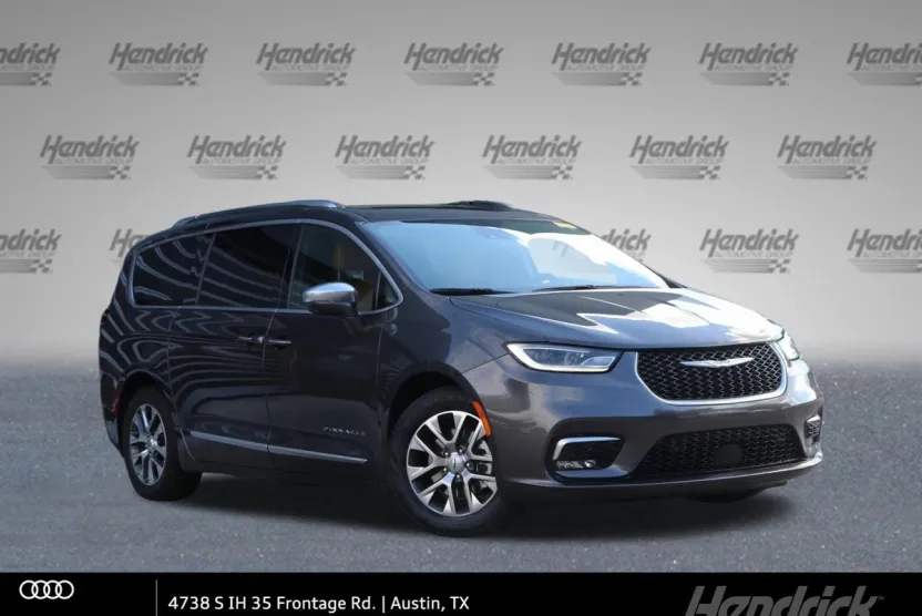 2022 Chrysler Pacifica Hybrid Pinnacle photo 1