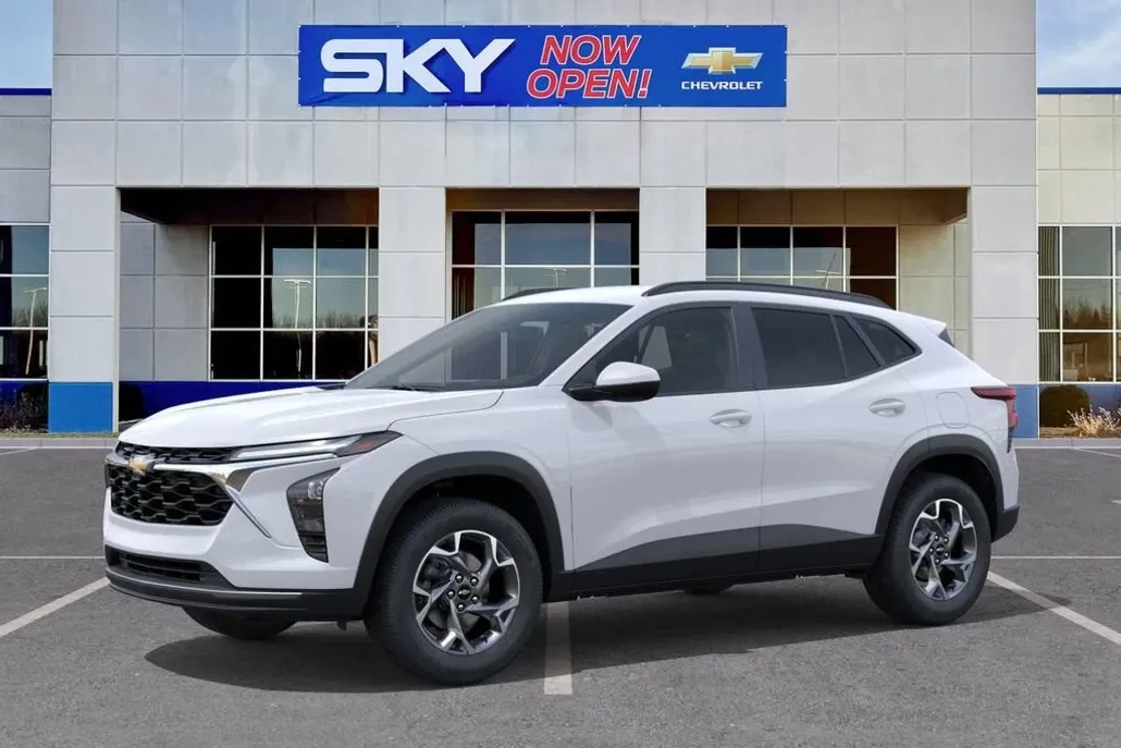 2025 Chevrolet Trax LT photo 1