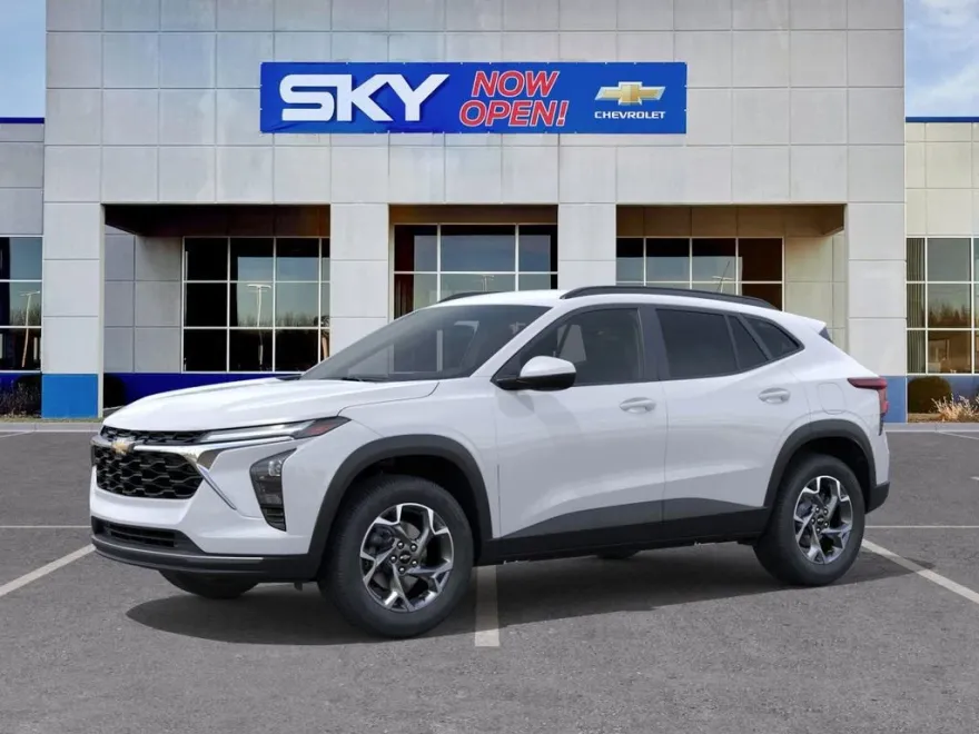 2025 Chevrolet Trax LT photo 1