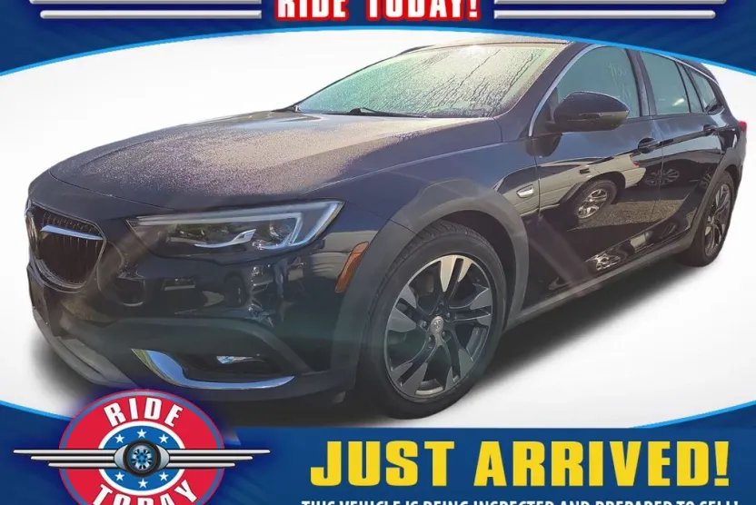 2018 Buick Regal TourX Essence photo 1