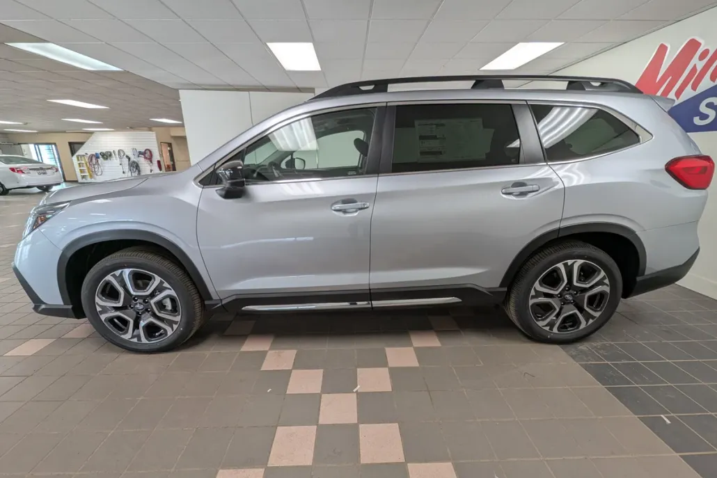 2025 Subaru Ascent Limited photo 1