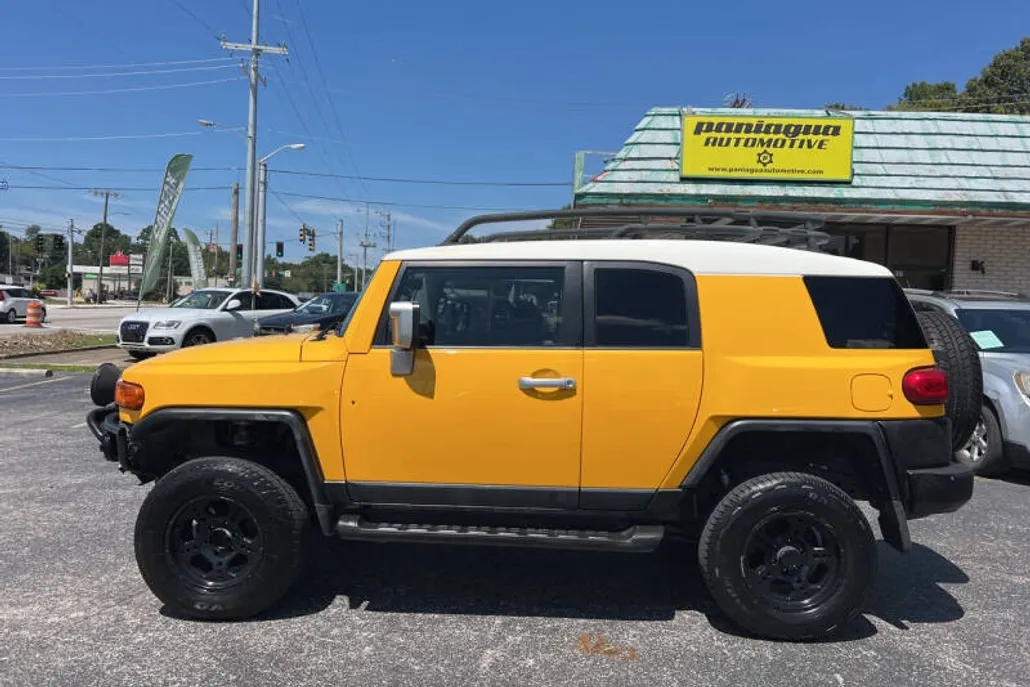 2007 Toyota FJ Cruiser photo 1
