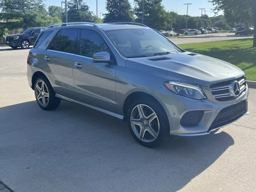 2016 Mercedes Benz GLE 400 4MATIC photo 1