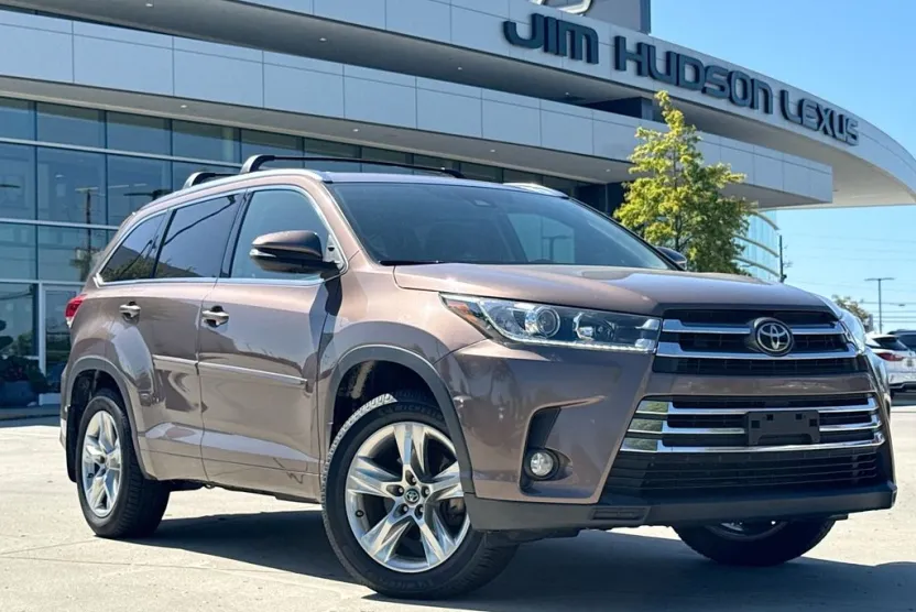 2017 Toyota Highlander Limited photo 1