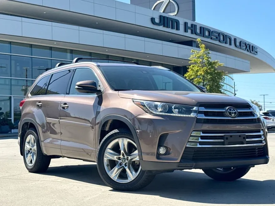 2017 Toyota Highlander Limited photo 1