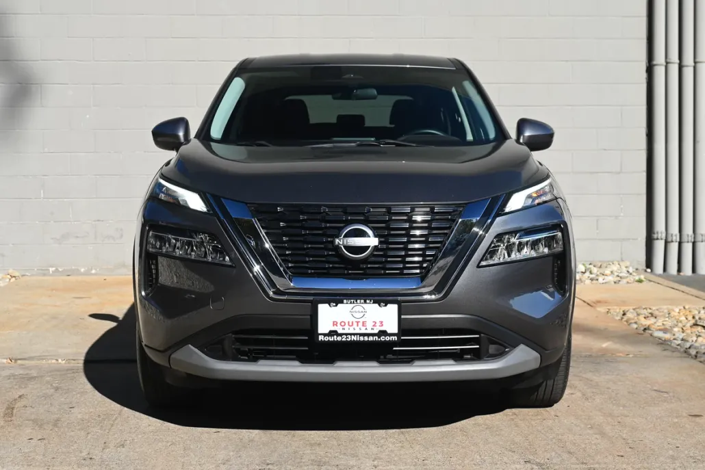 2023 Nissan Rogue SV photo 1
