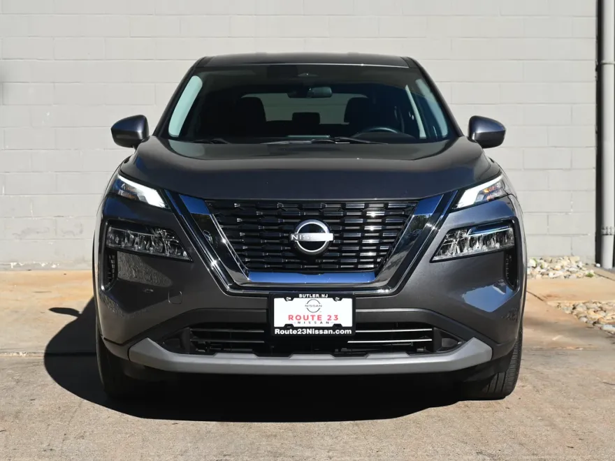 2023 Nissan Rogue SV photo 1