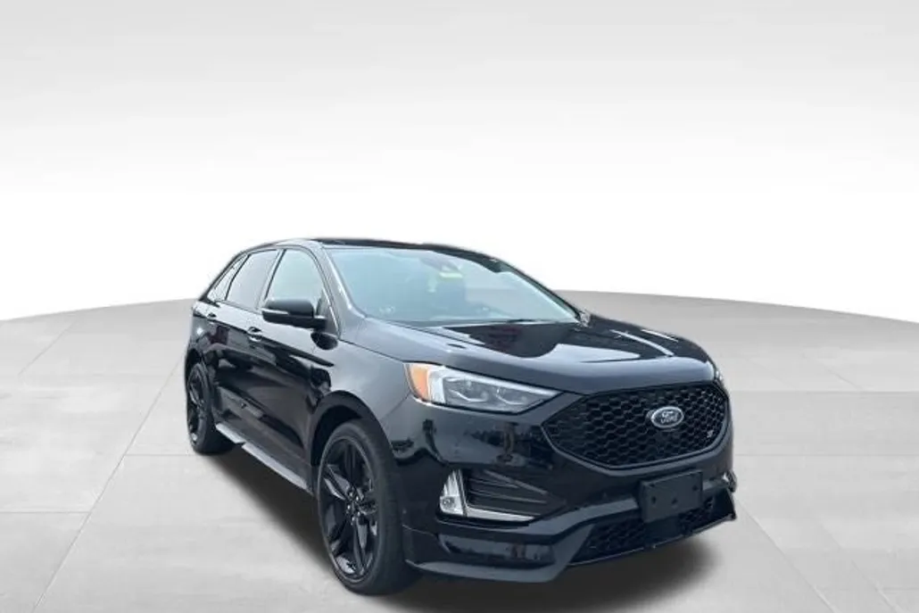 2022 Ford Edge ST photo 1