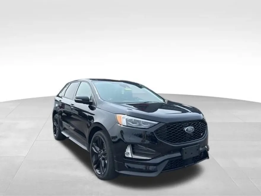 2022 Ford Edge ST photo 1