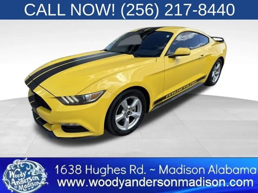 2015 Ford Mustang V6 photo 1