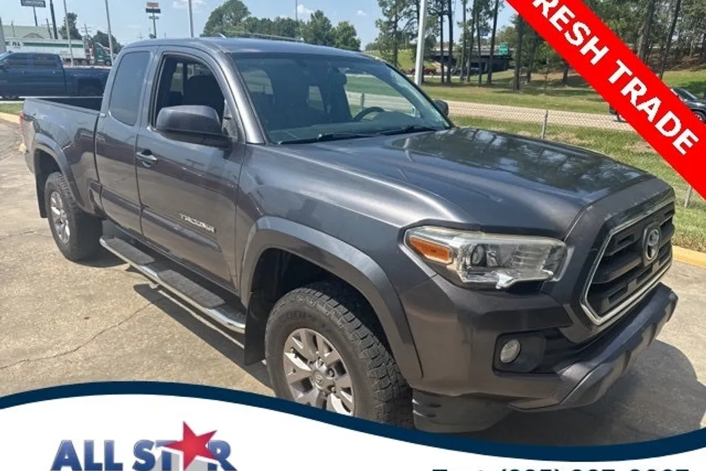 2017 Toyota Tacoma SR5 V6 photo 1