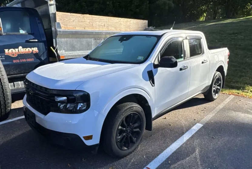 2023 Ford Maverick XLT photo 1
