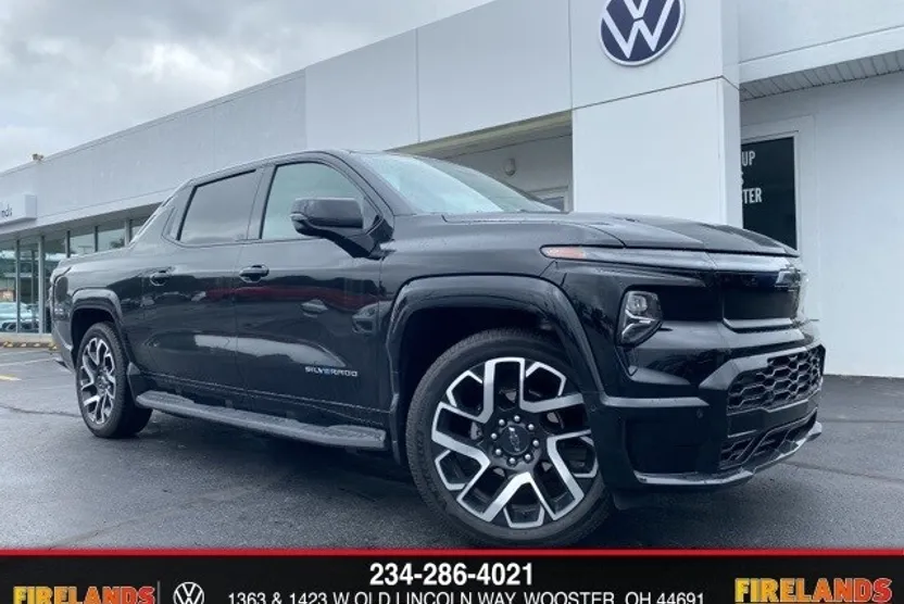 2024 Chevrolet Silverado EV RST photo 1