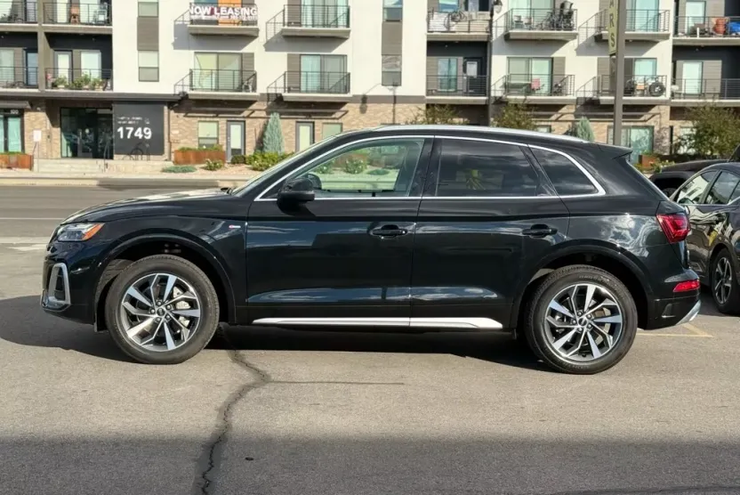2022 Audi Q5 S line Premium Plus 45 TFSI photo 1