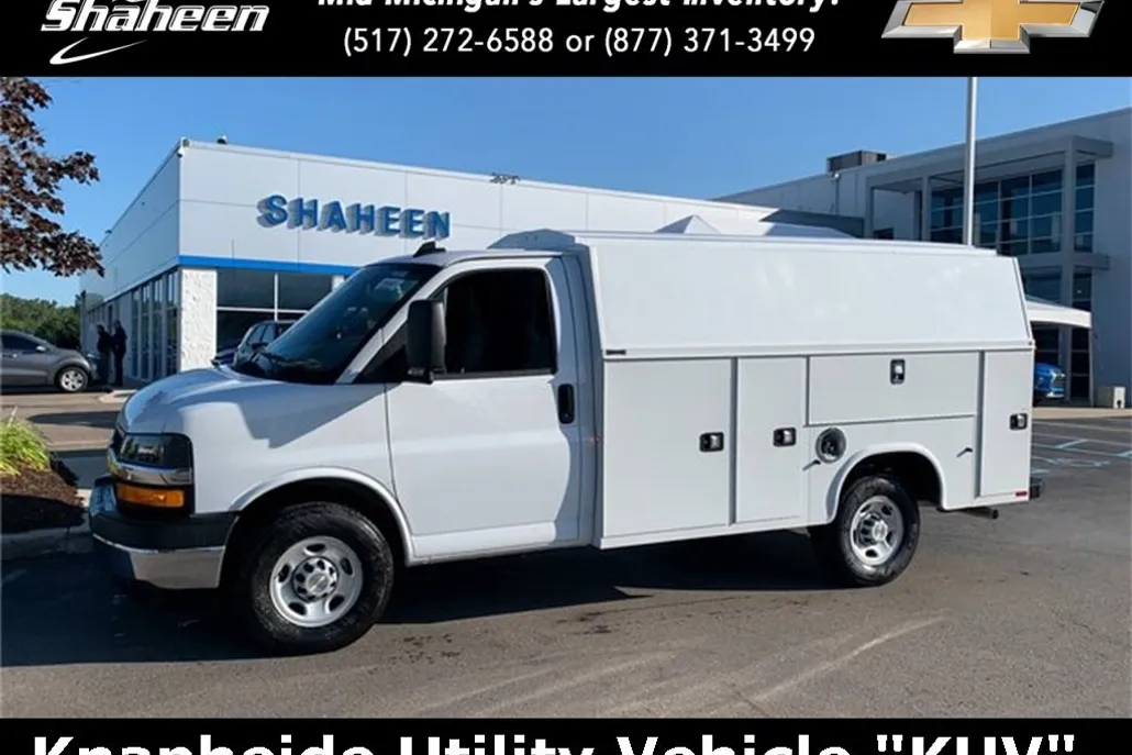 2024 Chevrolet Express Cutaway 3500 photo 1