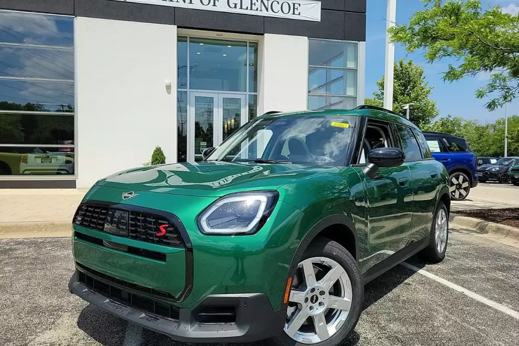 2025 Mini Cooper Signature S ALL4 photo 1