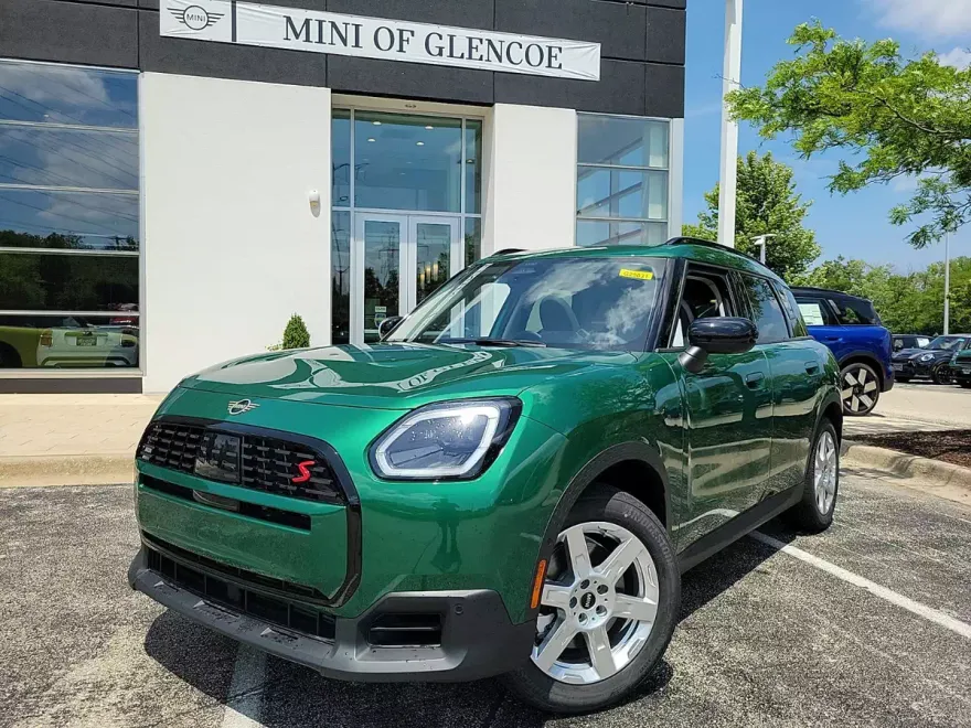 2025 Mini Cooper Signature S ALL4 photo 1