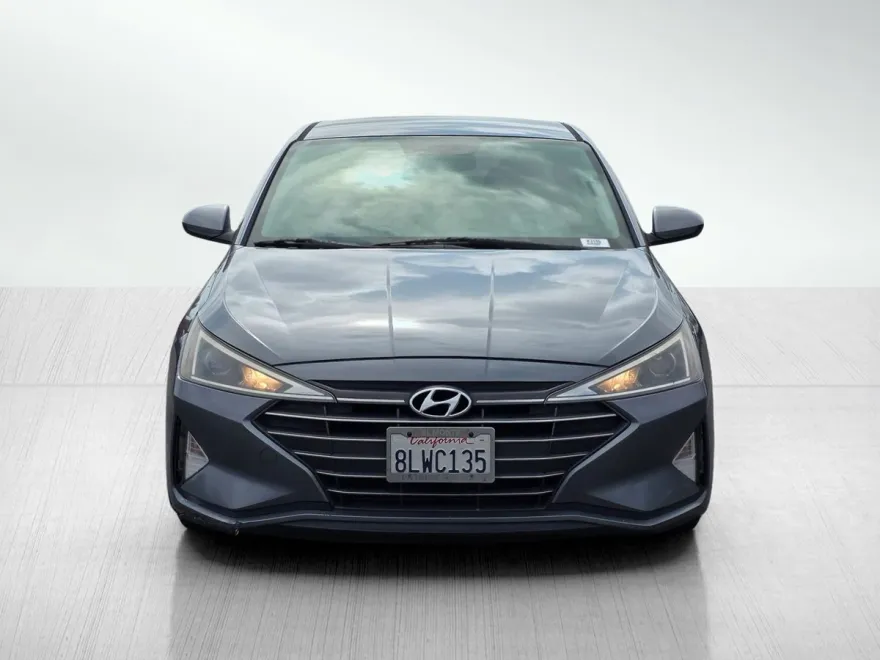 2019 Hyundai Elantra SE photo 1