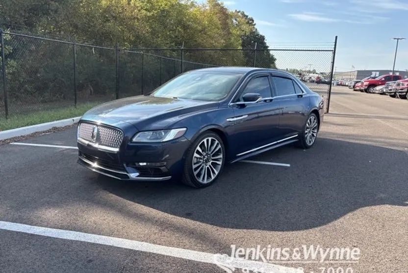 2017 Lincoln Continental Reserve photo 1