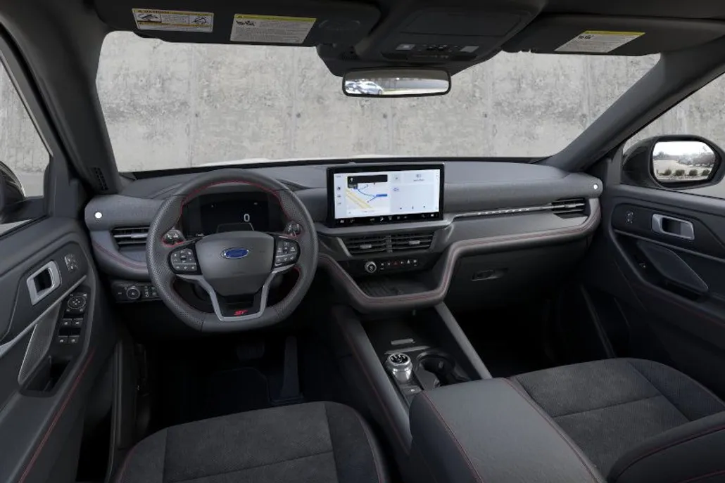 2025 Ford Explorer ST photo 1
