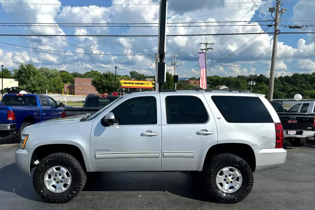 2010 Chevrolet Tahoe LT photo 1