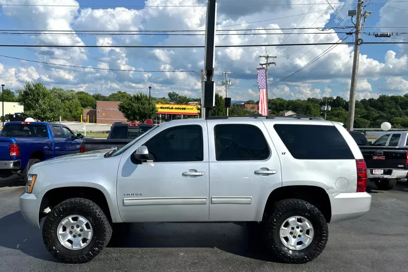 2010 Chevrolet Tahoe LT photo 1