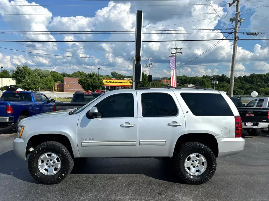 2010 Chevrolet Tahoe LT photo 1