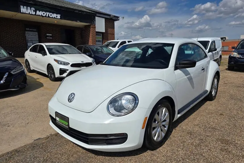 2016 Volkswagen Beetle 1.8T S photo 1