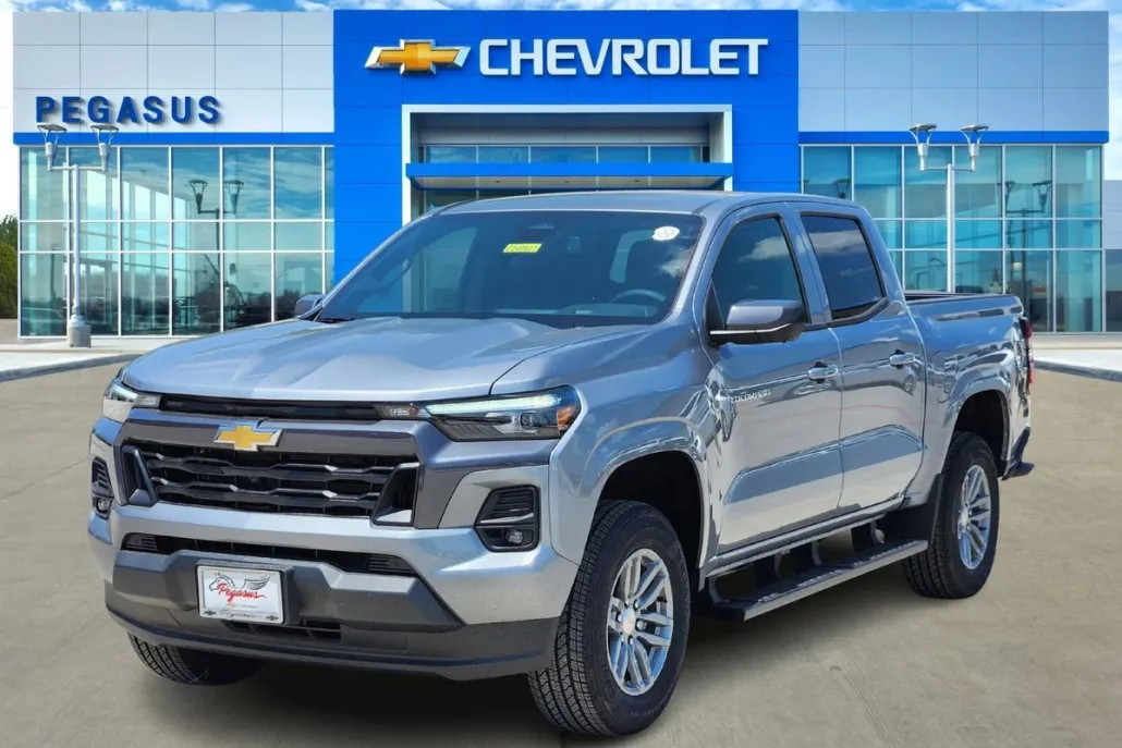 2026 Chevrolet Colorado LT photo 1