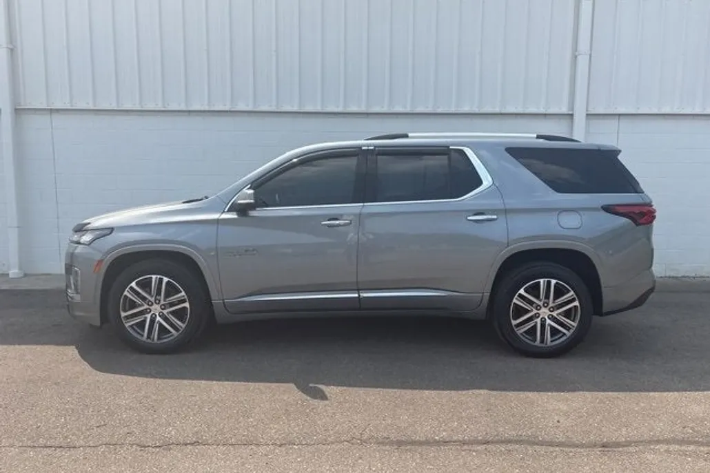 2023 Chevrolet Traverse High Country photo 1