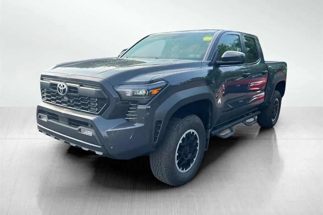 2024 Toyota Tacoma TRD Off-Road photo 1