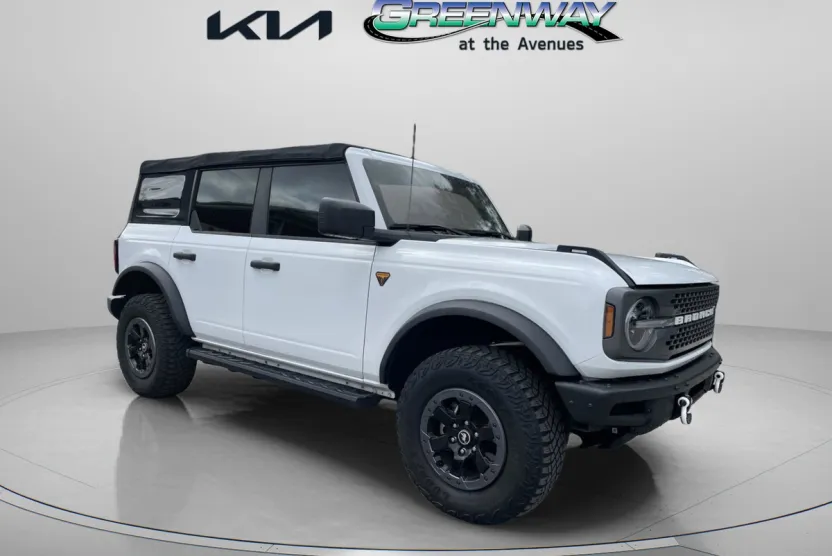 2022 Ford Bronco Badlands photo 1